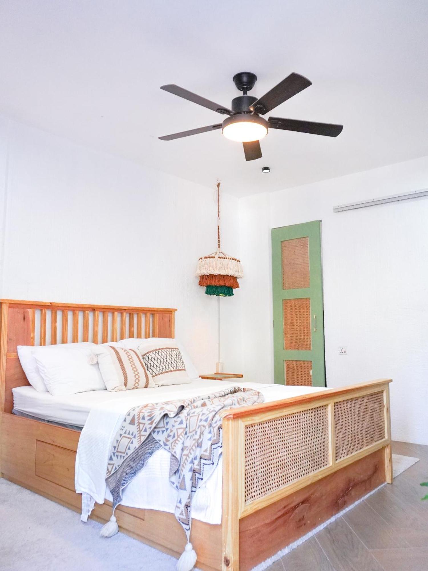 Urban Oasis Resort, Tarlac Exterior foto